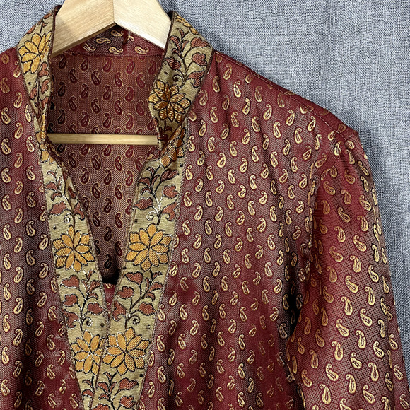 Full Embroidered Men Sherwani Red and Gold - Picture 3 of 7